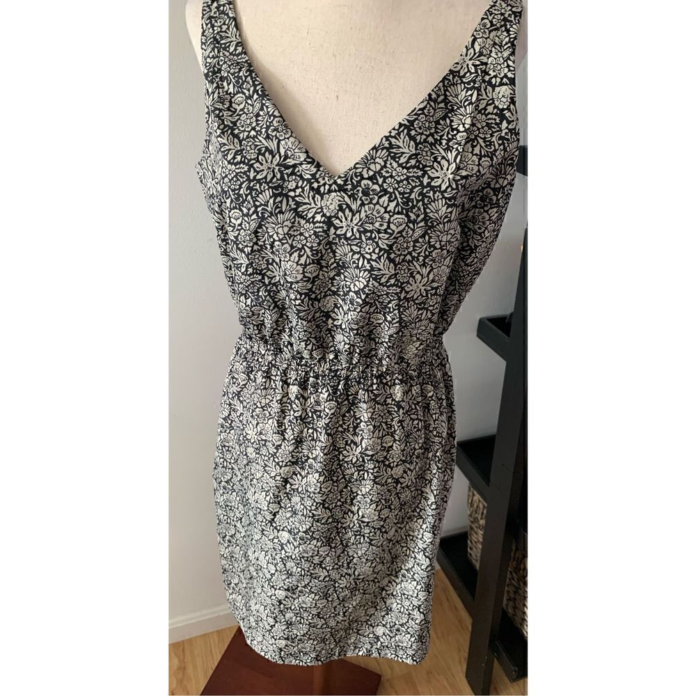 Loft floral light dress size 4